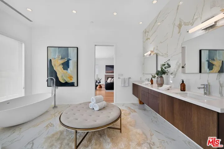 6356 W 5th Street, Los Angeles, California 90048