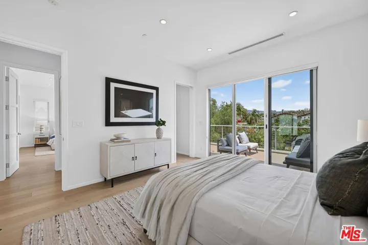 6356 W 5th Street, Los Angeles, California 90048