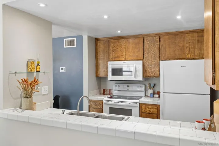 5989 Rancho Mission Rd 103, San Diego, California 92108