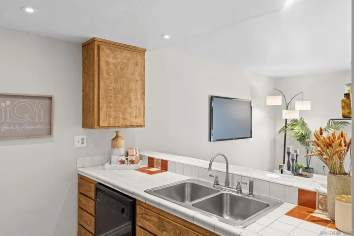 5989 Rancho Mission Rd 103, San Diego, California 92108