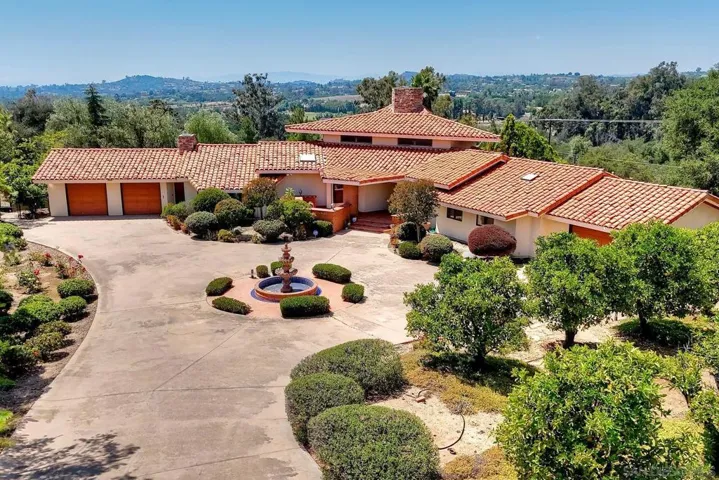 30458 Cool Valley Highlands Road, Valley Center, California 92082
