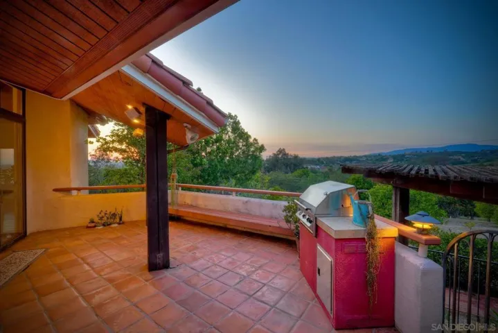 30458 Cool Valley Highlands Road, Valley Center, California 92082