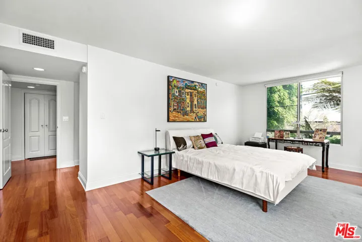 851 N Kings Road 102, West Hollywood, California 90069