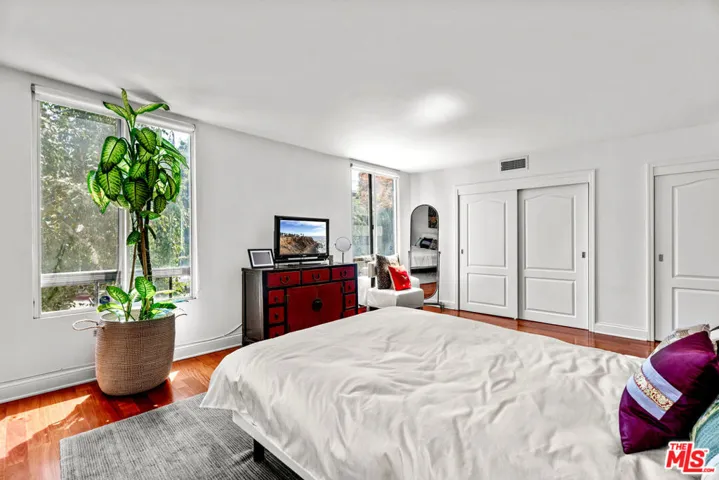 851 N Kings Road 102, West Hollywood, California 90069