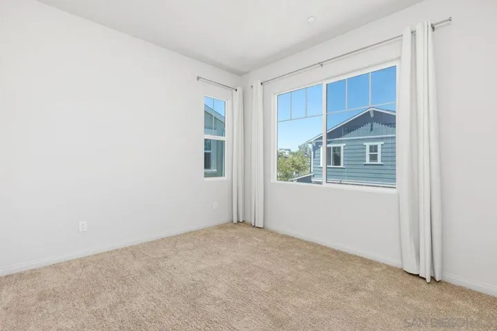 1512 Wingwood, Vista, California 92083