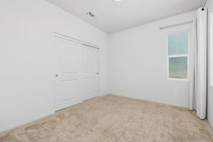 1512 Wingwood, Vista, California 92083