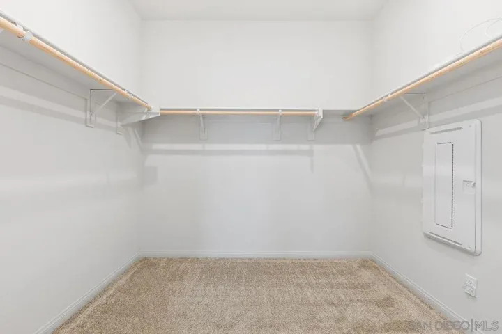1512 Wingwood, Vista, California 92083