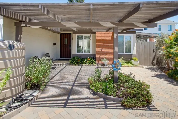 12979 Calle De Las Rosas, San Diego, California 92129