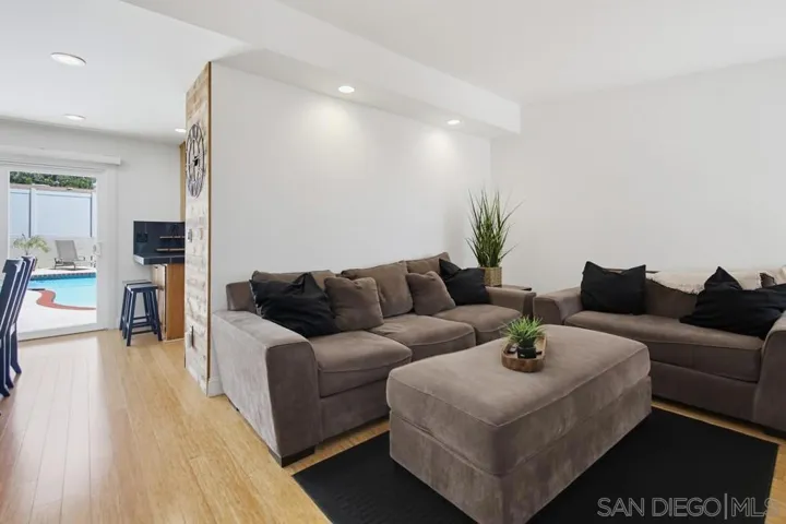 12979 Calle De Las Rosas, San Diego, California 92129