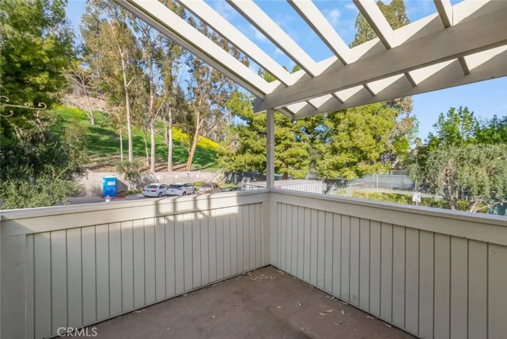 22127 Burbank 7, Los Angeles, California 91367