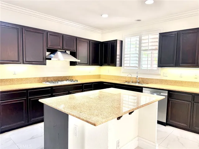 14141 Apple Grove Court, Eastvale, California 92880