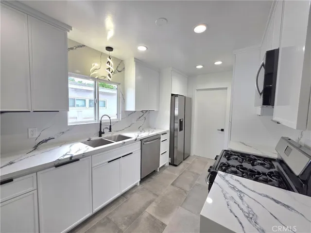 7523 Darby, Reseda, California 91335
