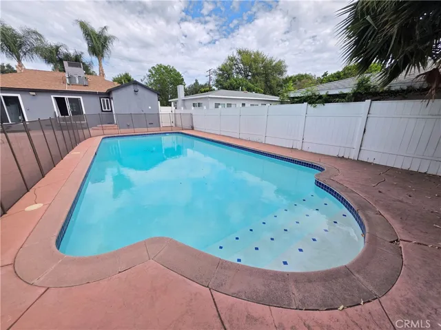 7523 Darby, Reseda, California 91335