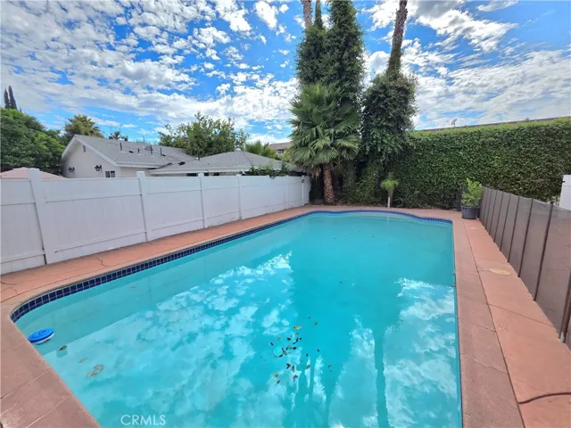 7523 Darby, Reseda, California 91335