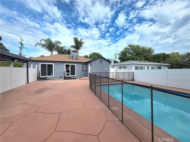 7523 Darby, Reseda, California 91335