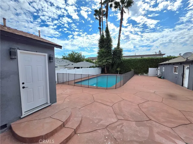 7523 Darby, Reseda, California 91335