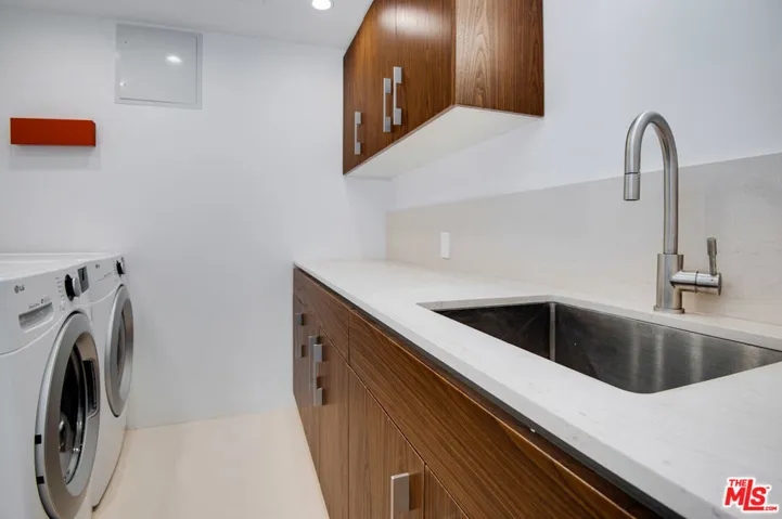 902 Berkeley Street, Santa Monica, California 90403