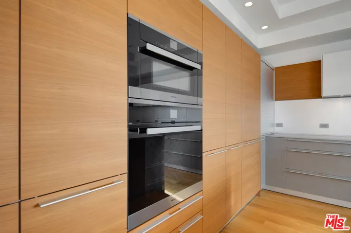 902 Berkeley Street, Santa Monica, California 90403