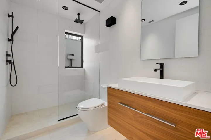 902 Berkeley Street, Santa Monica, California 90403