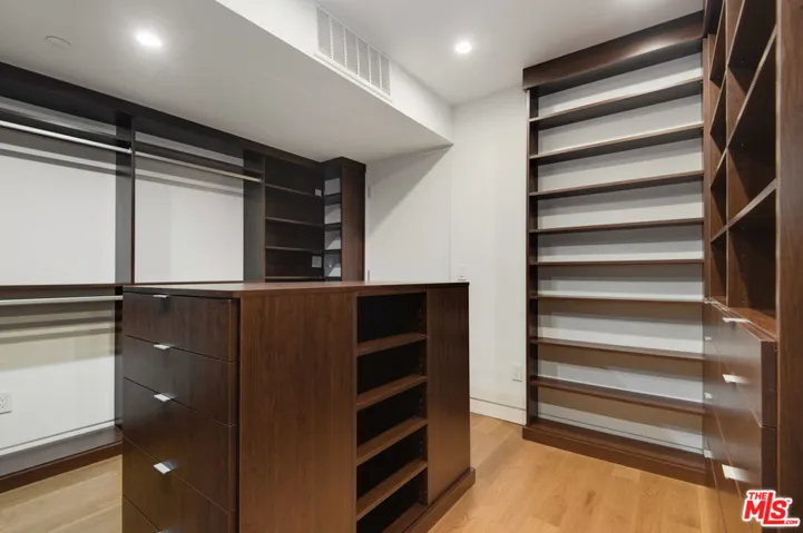 902 Berkeley Street, Santa Monica, California 90403