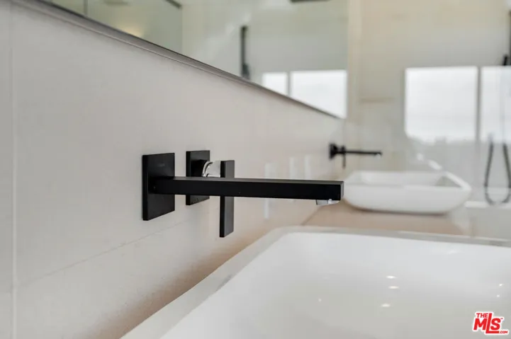 902 Berkeley Street, Santa Monica, California 90403
