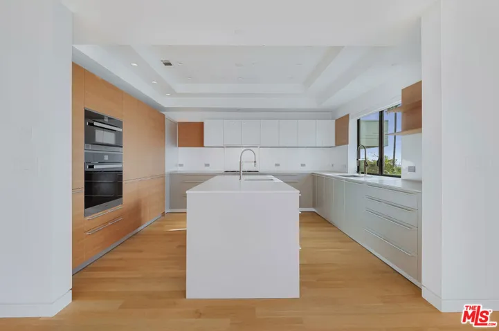 902 Berkeley Street, Santa Monica, California 90403