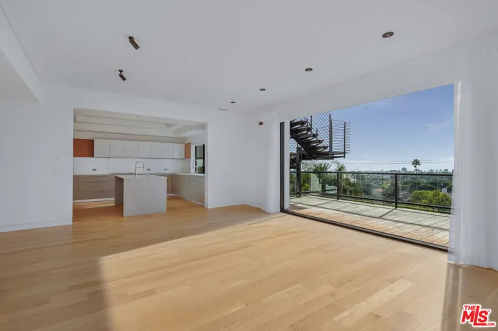 902 Berkeley Street, Santa Monica, California 90403