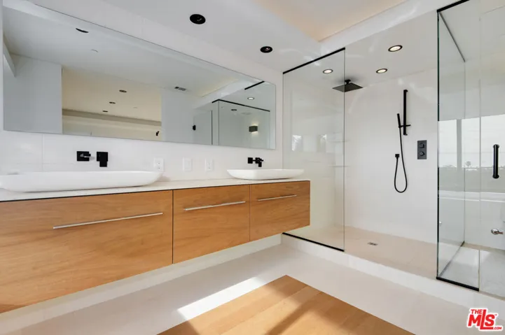902 Berkeley Street, Santa Monica, California 90403