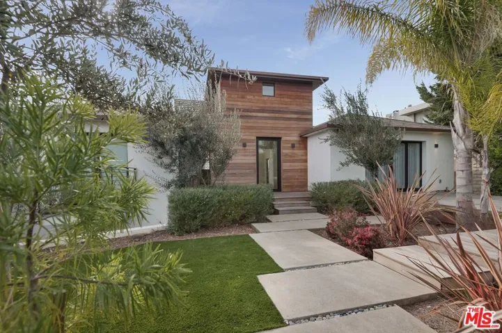 902 Berkeley Street, Santa Monica, California 90403