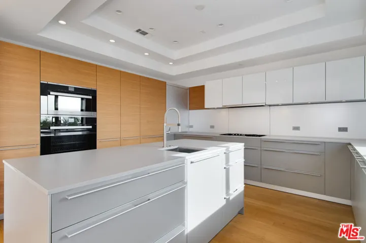 902 Berkeley Street, Santa Monica, California 90403