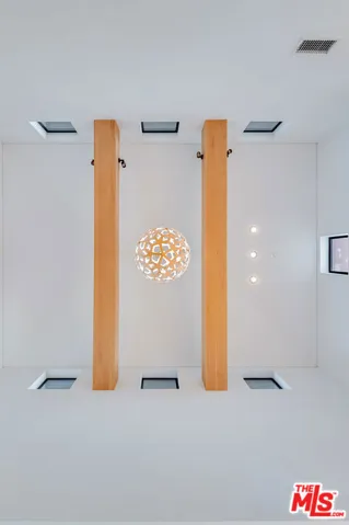 902 Berkeley Street, Santa Monica, California 90403
