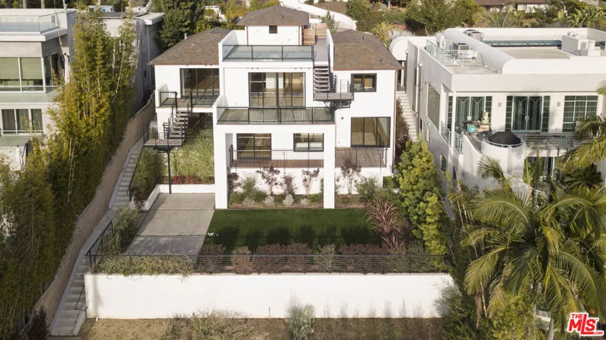 902 Berkeley Street, Santa Monica, California 90403