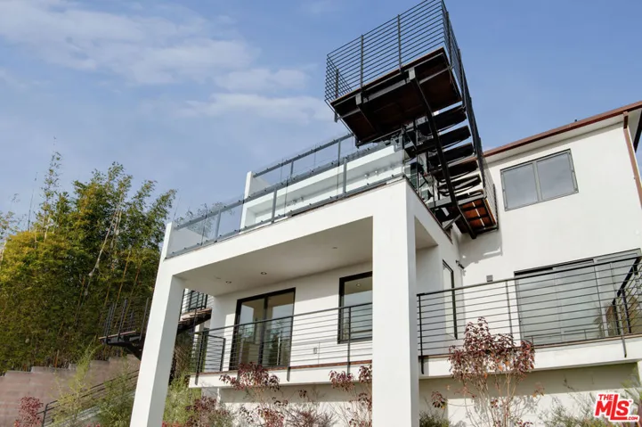 902 Berkeley Street, Santa Monica, California 90403