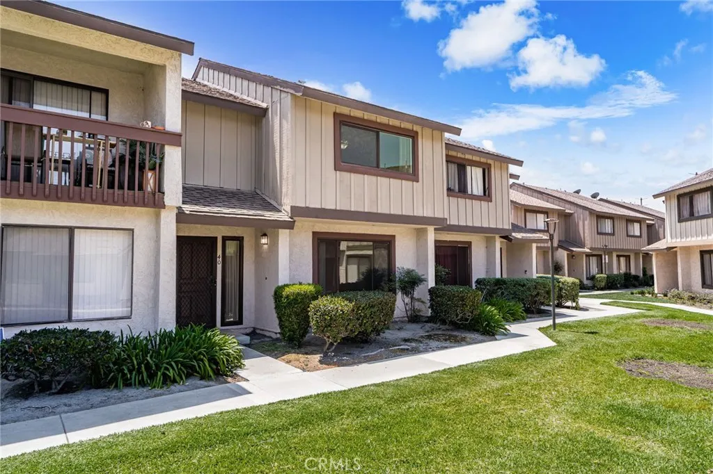 1435 W Cerritos 40