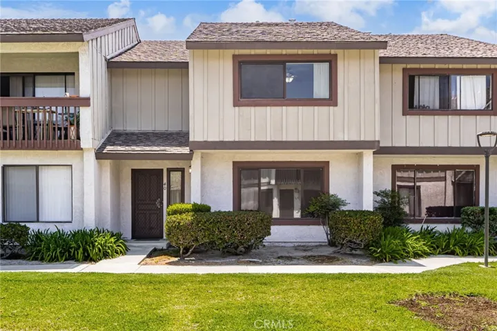 Front view of home.