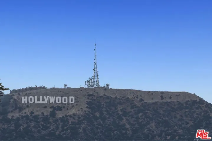 5806 Waring Avenue 14, Los Angeles, California 90038