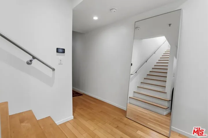 5806 Waring Avenue 14, Los Angeles, California 90038