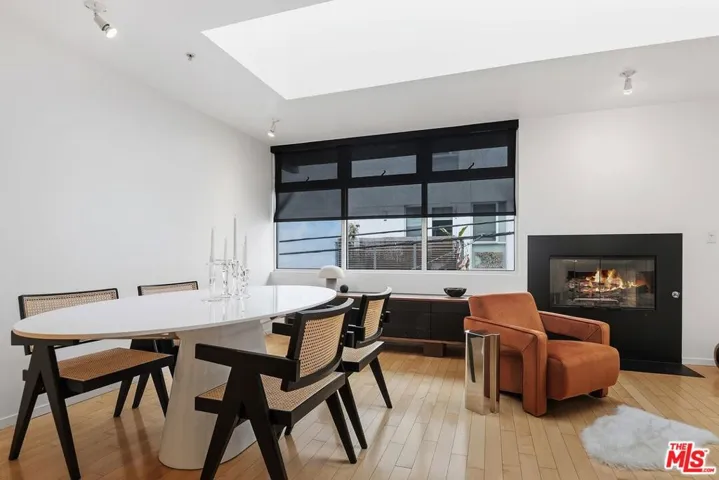 5806 Waring Avenue 14, Los Angeles, California 90038