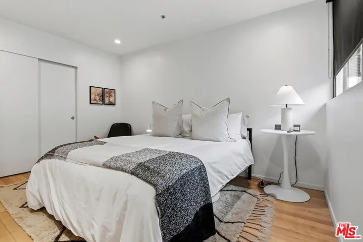 5806 Waring Avenue 14, Los Angeles, California 90038