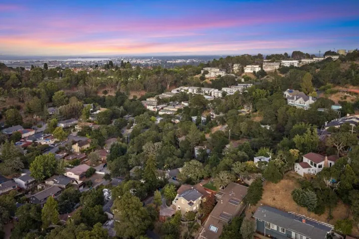 49142600 Winding Way, San Carlos, California 94070