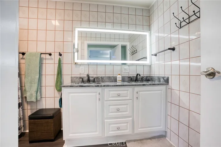 2525 W Olive Avenue, Fullerton, California 92833