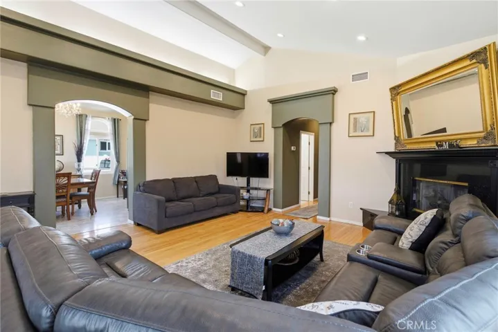 2525 W Olive Avenue, Fullerton, California 92833