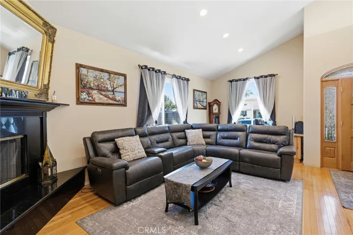 2525 W Olive Avenue, Fullerton, California 92833