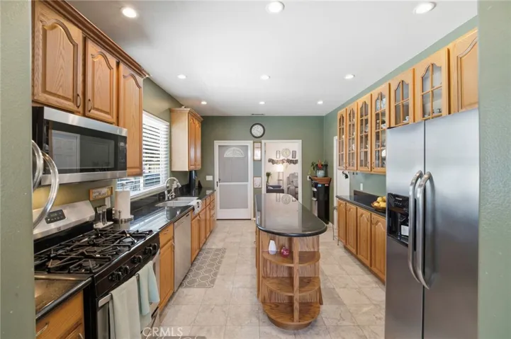 2525 W Olive Avenue, Fullerton, California 92833