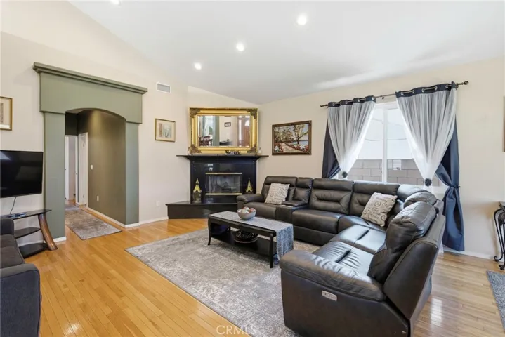 2525 W Olive Avenue, Fullerton, California 92833
