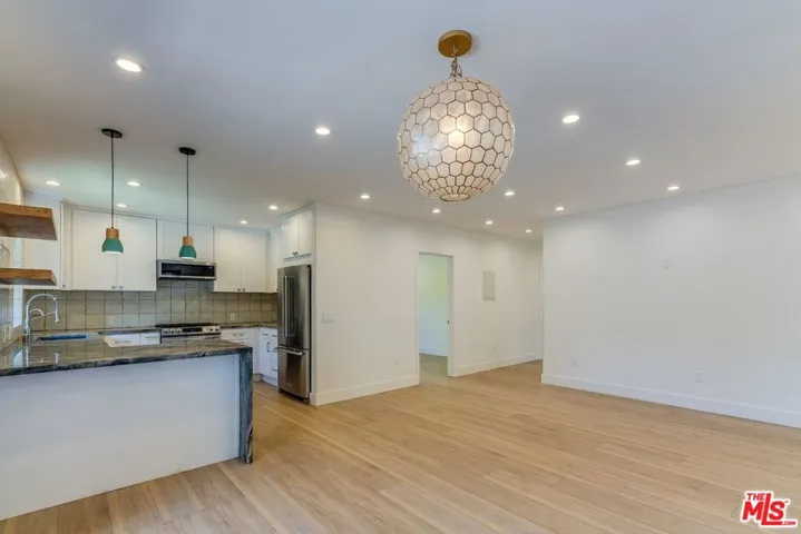 Family/Kitchen
