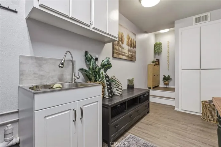 8927 Cedros 14, Panorama City, California 91402