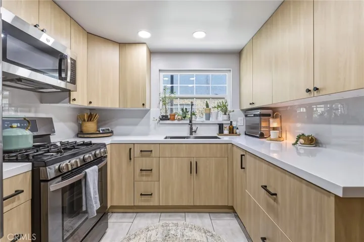 8927 Cedros 14, Panorama City, California 91402