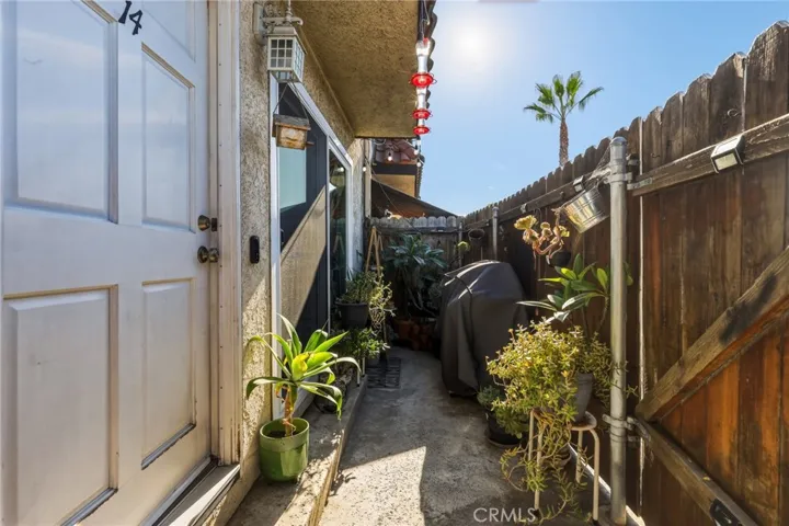 8927 Cedros 14, Panorama City, California 91402
