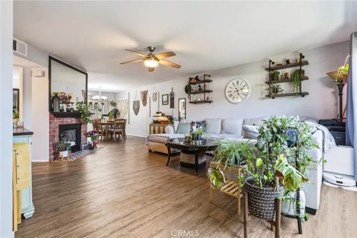 8927 Cedros 14, Panorama City, California 91402
